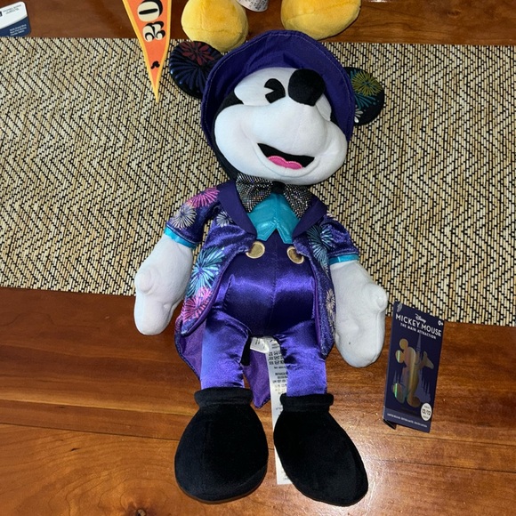Disney Mickey Mouse Main Attraction Series Collectables & Mickey 2023 Mascot - Picture 5 of 10